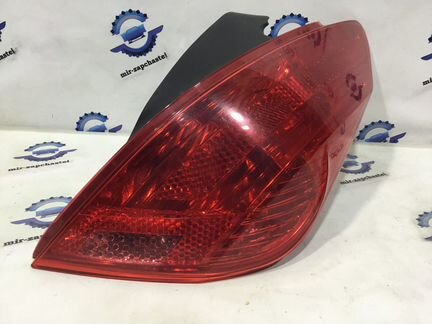 Фонарь задний правый Peugeot 308