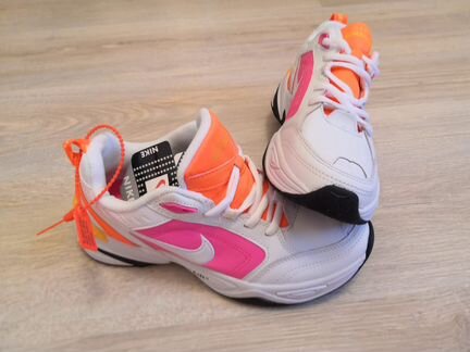 Кроссовки женские р. 38