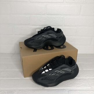 Кроссовки Adidas Yeezy Boost 700