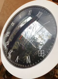 Часы настенные новые в коробке 31 см