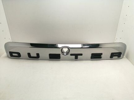 Накладка крышки багажника задняя Renault Duster 1