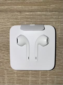 Новые наушники EarPods (разъём Lightning)