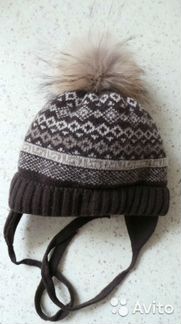Зимняя шапка с помпоном из натурального меха