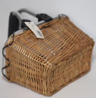 Корзинка плетеная с алюминиевыми ручками
