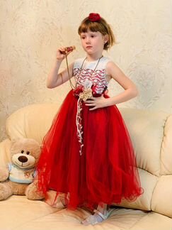 Платье на девочку