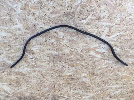 Уплотнитель капота передний Volkswagen Tiguan 2.0