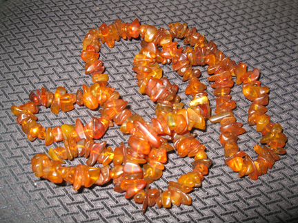 Янтарные бусы