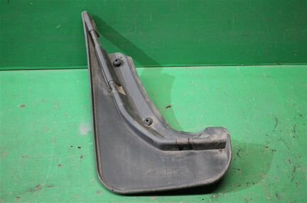 Брызговик задний правый Ford Fiesta MK6 2008-2015