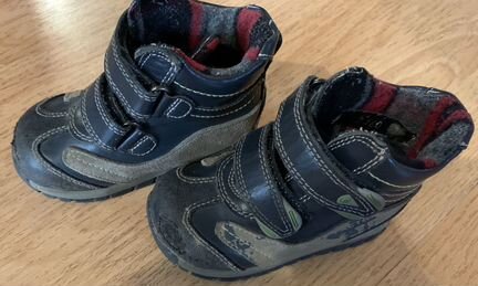 Ботинки на мальчика р. 22