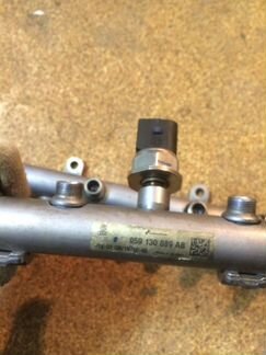 Топливные рампы с датчиками на Фольксваген Туарег