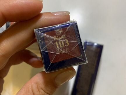 Помада EsteeLauder