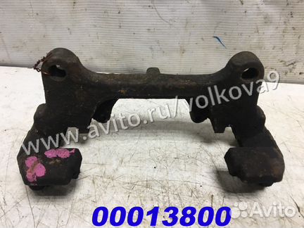 Скоба суппорта переднего VW Passat B6 Touran Golf