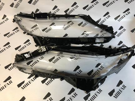 Стекло фары левое/правое Toyota Camry XV70 2017