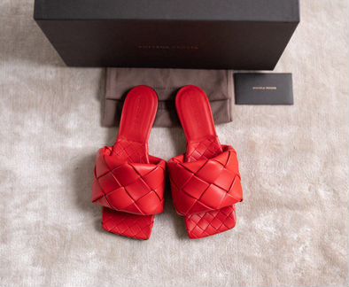 Шлёпанцы Bottega Veneta