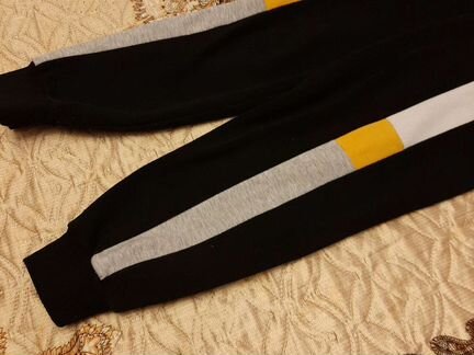 Спортивные штаны. штаны. спортивный костюм