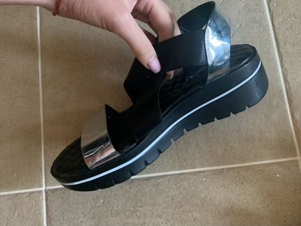 Босоножки летние