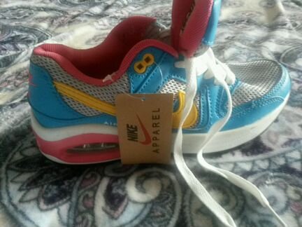 Кроссовки Nike