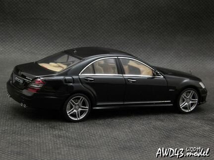 Mercedes S63 AMG W221 black 1:43 AutoArt 56207